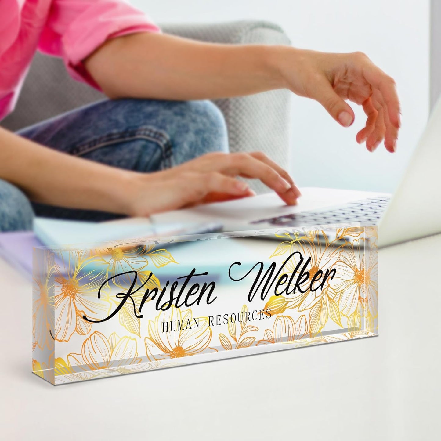 Name Plate for Desk, Desk Name Plate Personalized, Office Decor for Women Men, Acrylic Desktop Accessories, Office Appreciation Gifts for Boss Social Workers Nurse Teacher Employee (White/Gold)