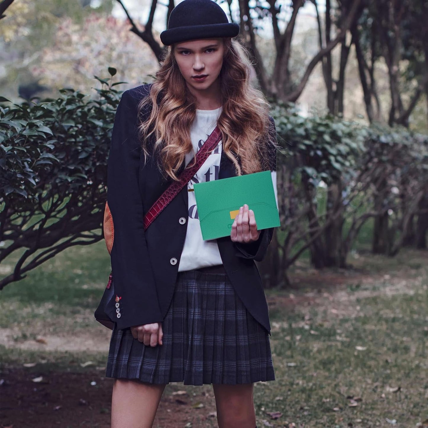 2026 Daily Monthly Planner - Calendar, January - December 2026, 100GSM Thick Paper, Leather Cover, Planner with Hourly Schedule,6.1" x 8.2", Daily Inside Page - Monthly Inside Page, Pen Holder, Bookmarks (lake green)