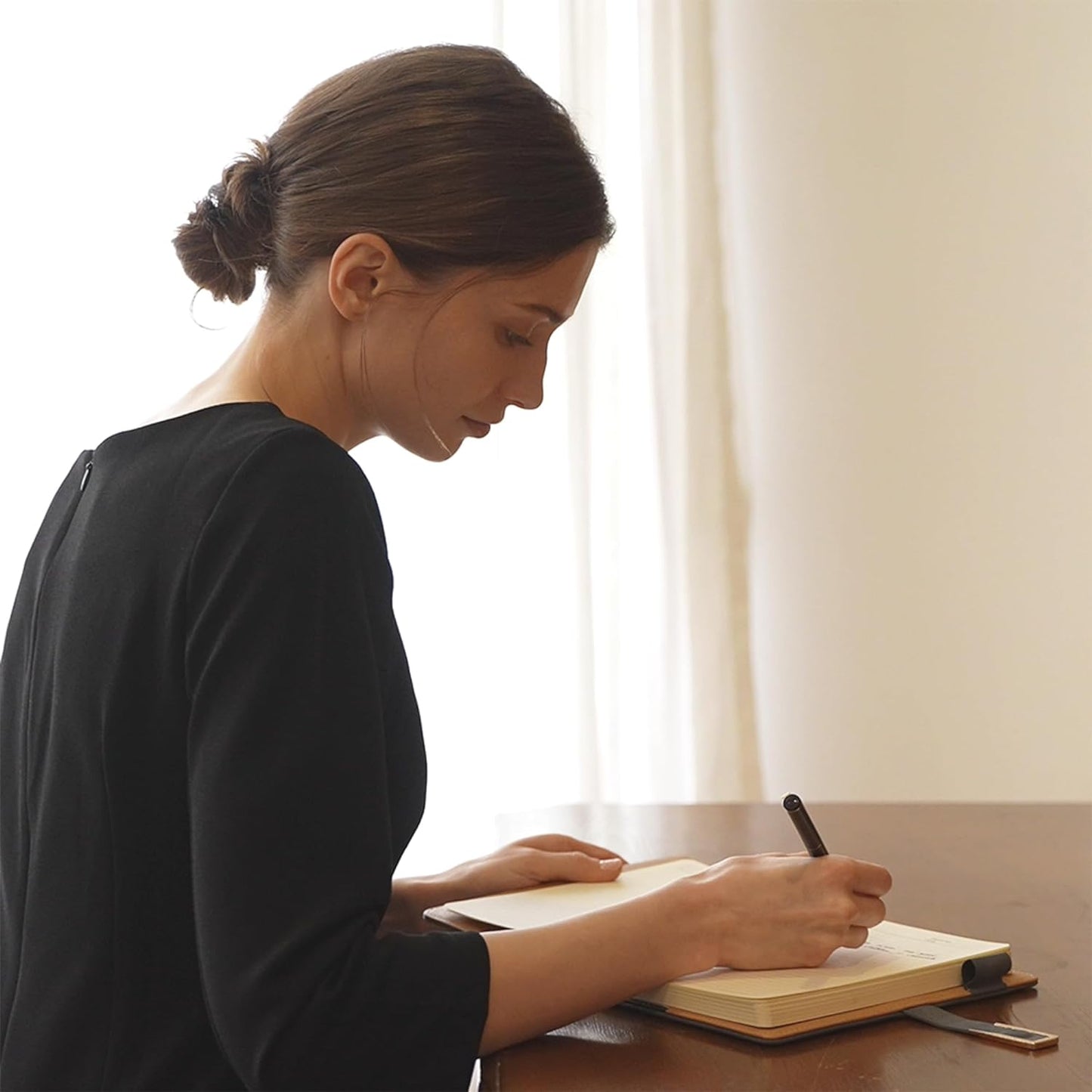 Fanery Sue Tree of Life Refillable Writing Journal for Women&Men Faux Leather Hardcover Notebook A5 College Ruled 200 Lined Pages Lay-Flat Personal Diary with Pen&Magnetic Buckle (Tree of Life-Pink)