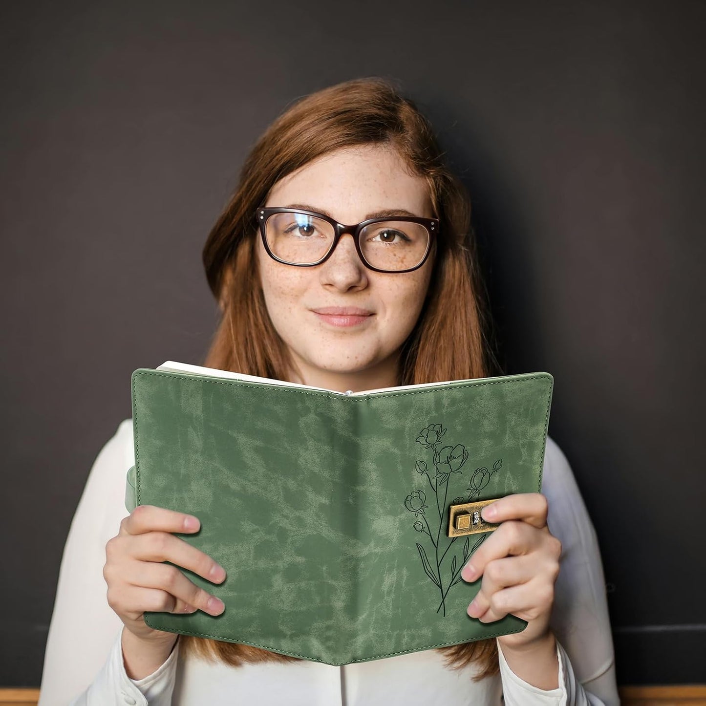 Lock Diary for Women Diary with Lock for Girls A5 Leather Locked Journal 260 Pages 100 GSM Refillable Journal with Lock for Teens Secrets Flower Journals with Combination Passwords, 5.7"x8.3", Green