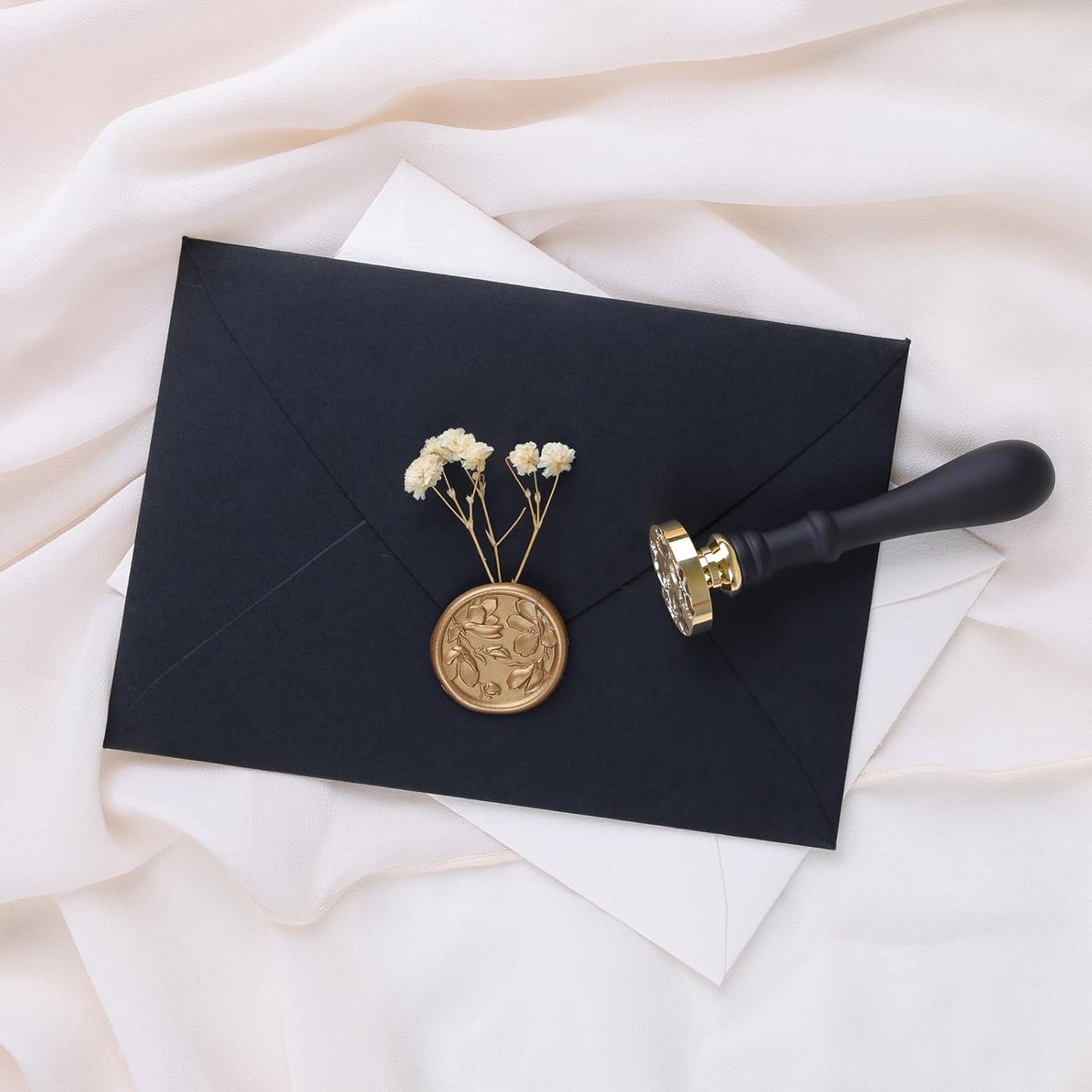 UNIQOOO Magnolia Flowers Wax Seal Stamp - Floral Sealing Wax Stamp Botanical Theme Vintage Brass Stamp Head with Wood Handle for Wedding Invitation Gift Wrap Envelopes Christmas Card