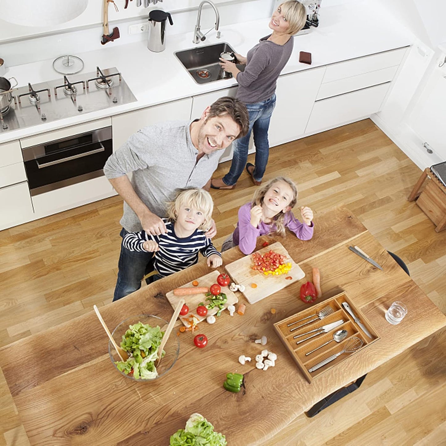 Expandable Bamboo Kitchen Drawer Organizer for Cutlery and Utensils, Adjustable Bamboo Wood Cutlery Tray in Drawer for Flatware and Silverware in Kitchen, (Natural)