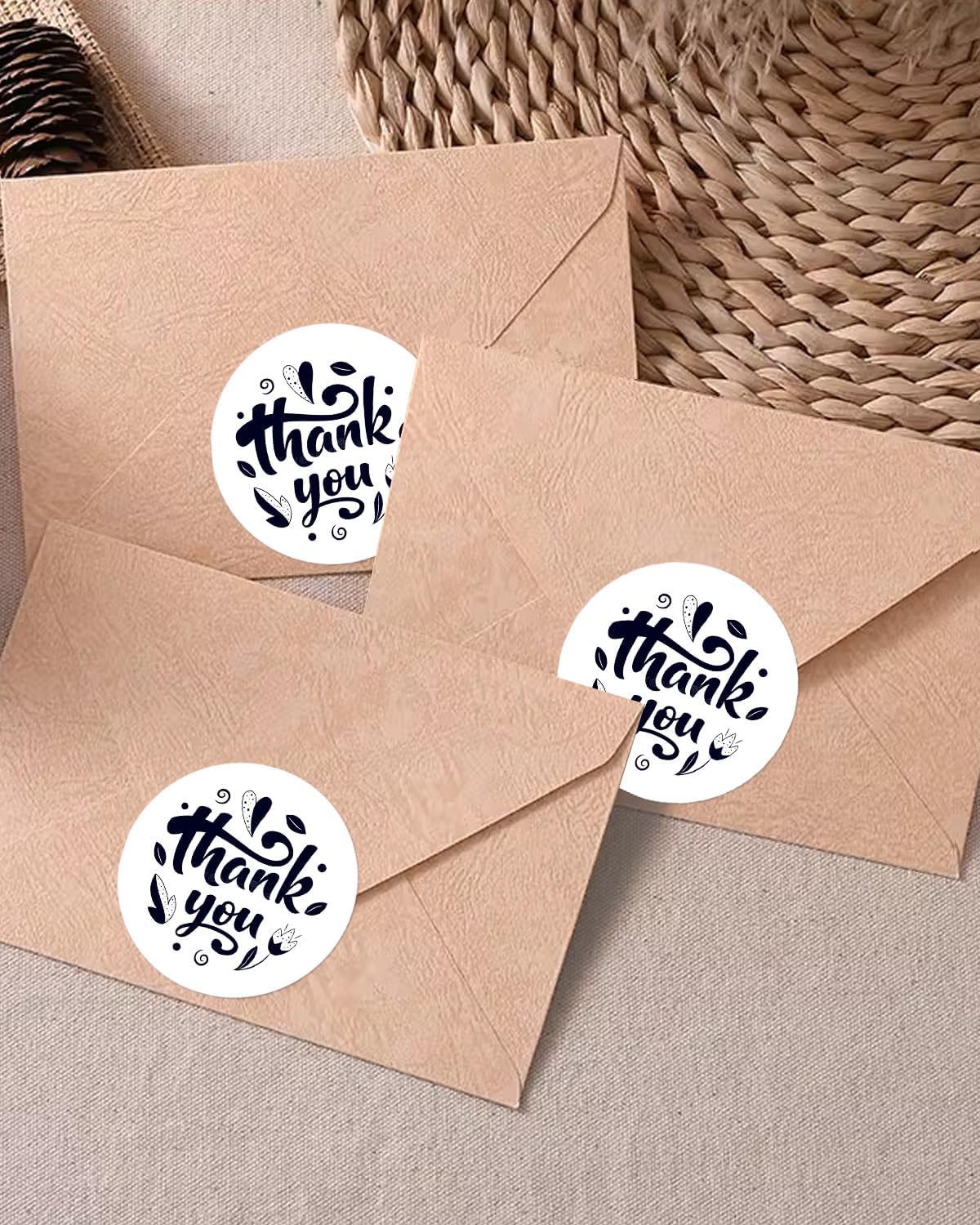 2 inch Round Thermal Labels, Thermal Printer Labels Sticker use for Barcode, Shipping, Customized, Circle Direct Thermal Stickers 600 PCS/1 Roll, White