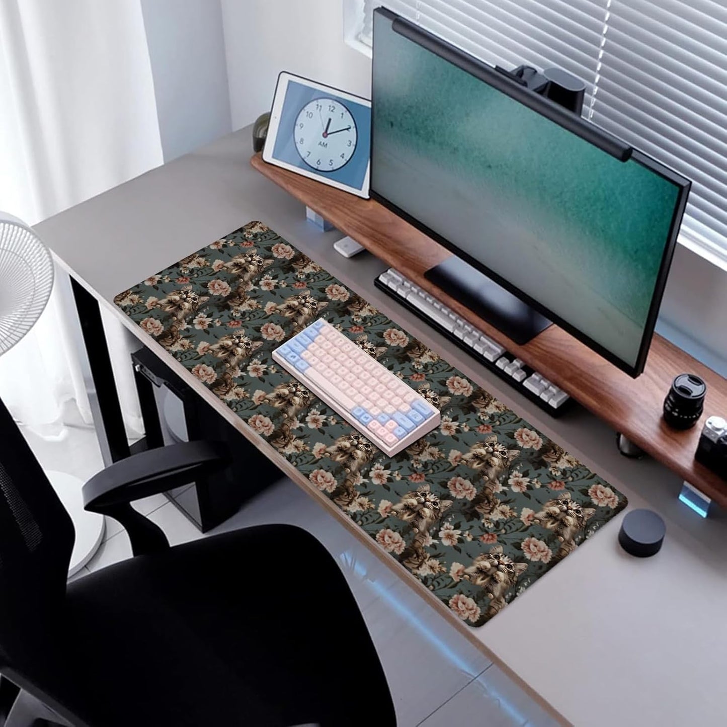 Cat Gaming Mouse Pad, Desk Mat, Non-Slip Rubber Base Cool Aesthetic MousePads for Computer Laptop Keyboard Office School Home Desktop Accessories Decor 31.5" x 11.8"