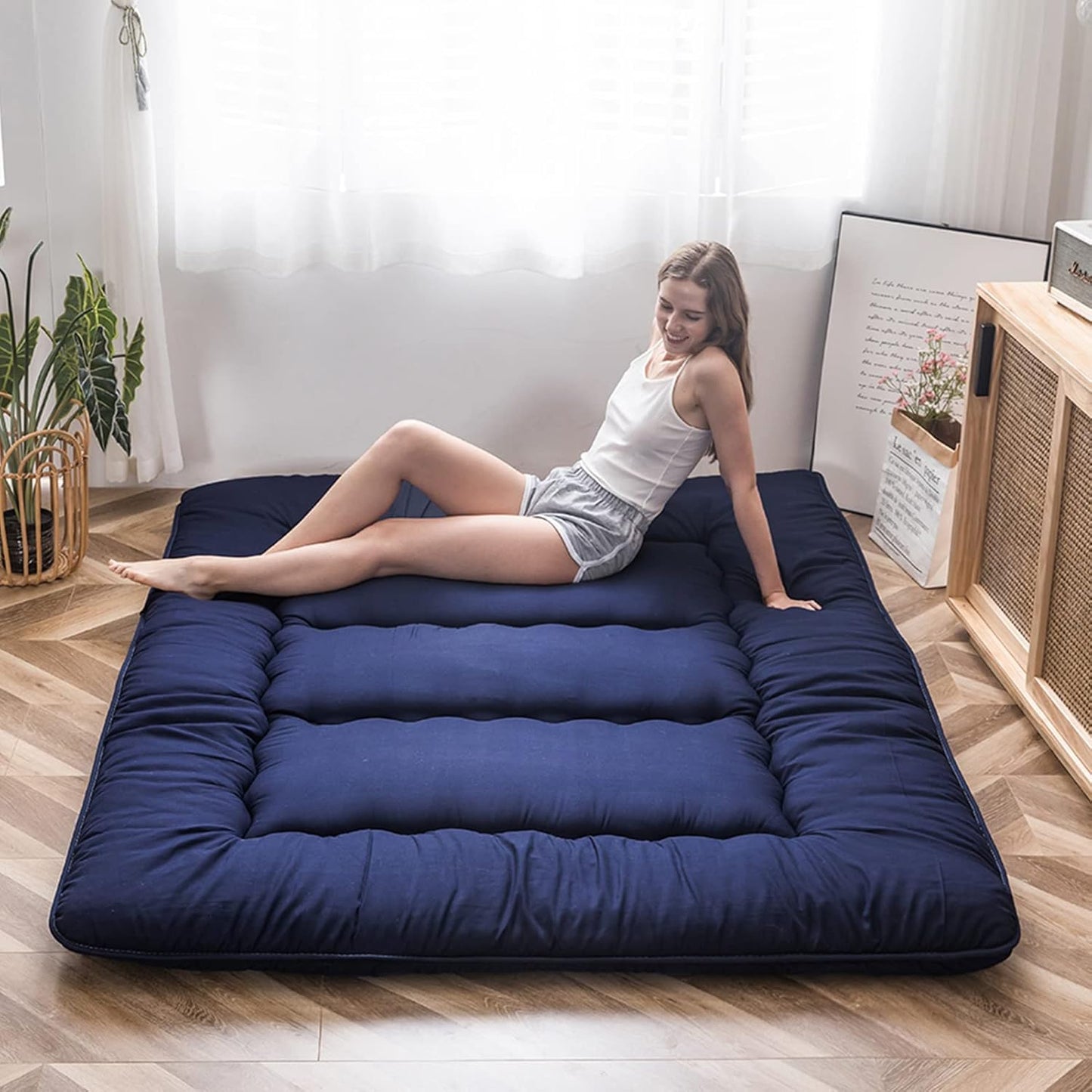 MAXYOYO Japanese Floor Mattress Futon Mattress, Thicken Tatami Mat Sleeping Pad Foldable Roll Up Mattress Boys Girls Dormitory Mattress Pad Kids Floor Lounger Pillow Bed, Navy, Queen