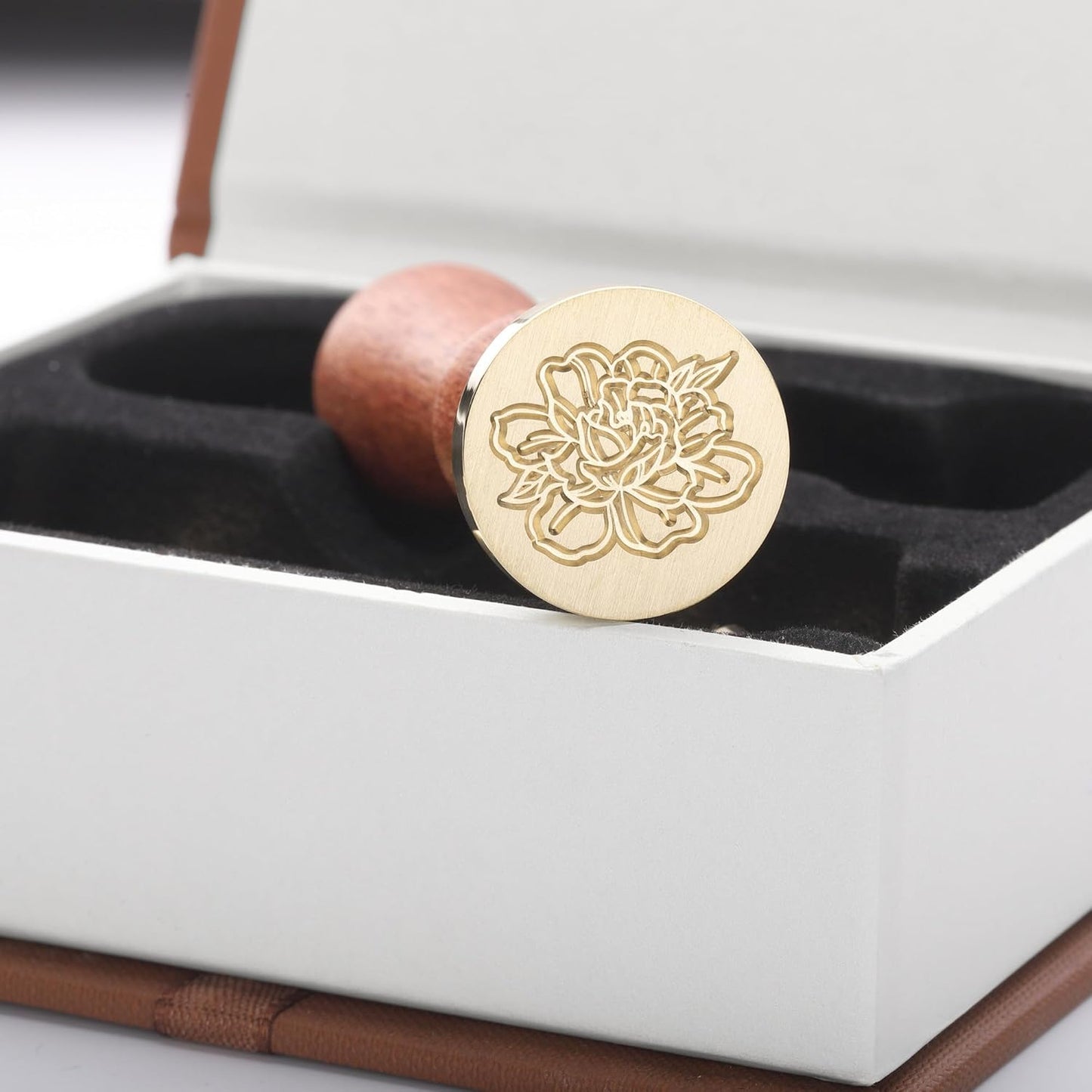 Yoption Wax Seal Stamp Gift Box Kit, 6 Pieces Flowers and Animals Sealing Wax Stamp Heads with 1 Wooden Hilt Set for Wedding Invitation Envelopes Card Gift (Natural Series)