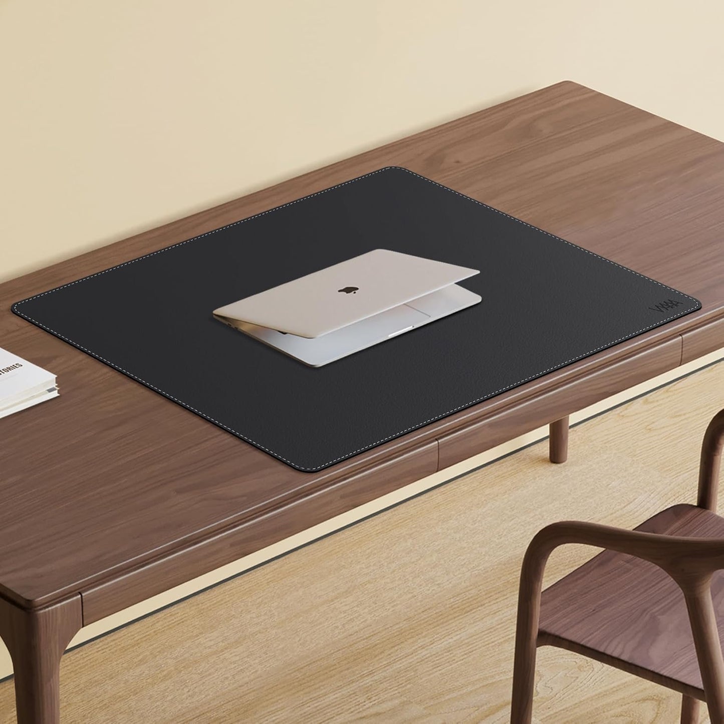 Vyaaa PU Leather Desk Mat, 31.4"×23.6" Office Desk pad, Large Mouse Pad, Desktop Protector for Desk, Multifunctional Keyboard Mouse Pad for Home or Office (Black)