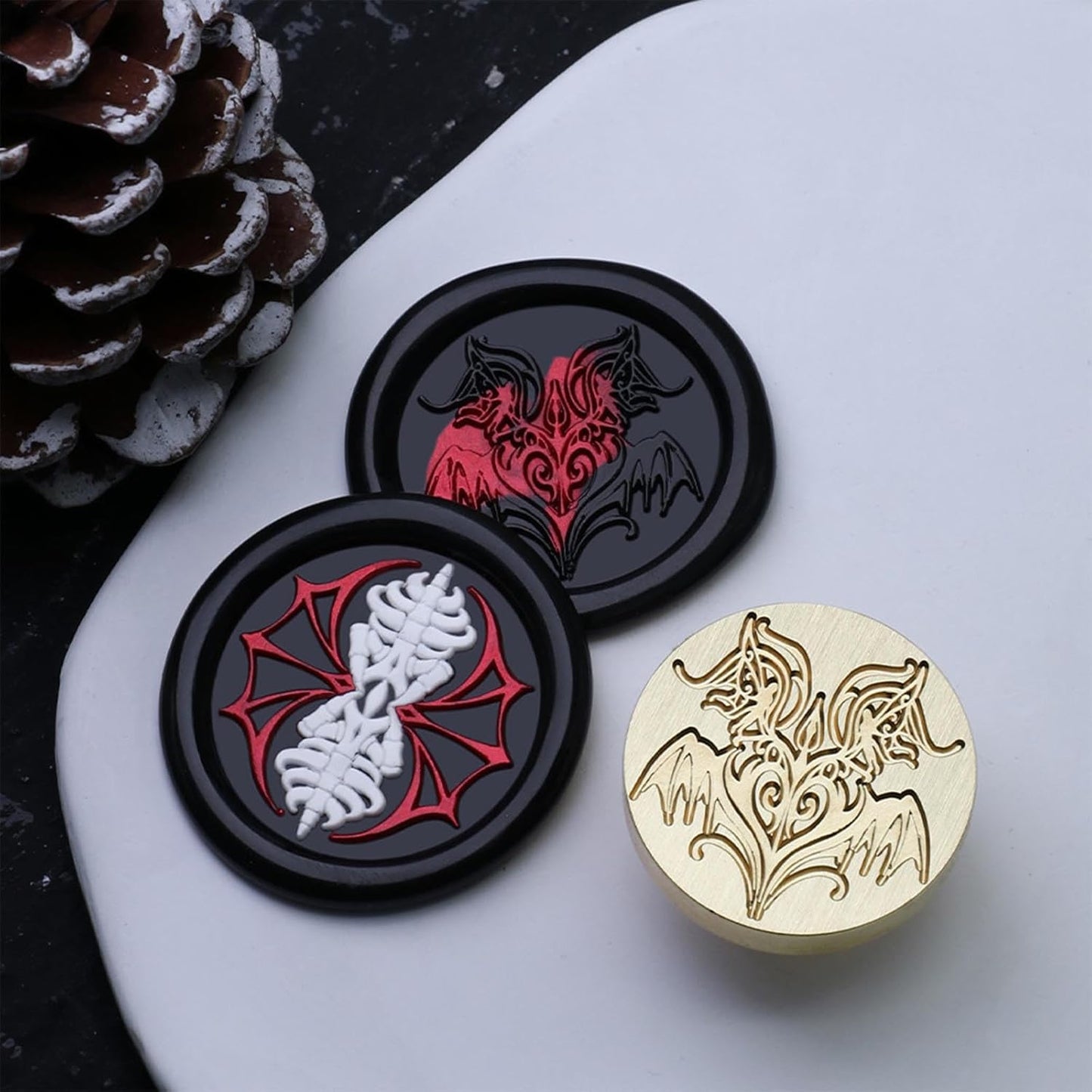 Evil Eye Wax Seal Stamp - Devil's Eye Sealed Stamp Made of Skeleton Bones,Halloween Wax Seal with Handle for Envelopes Letters Handicraft DIY and Creative Gifts