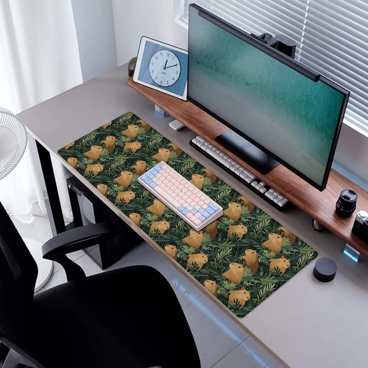 Capybara Gaming Mouse Pad, Desk Mat, Non-Slip Rubber Base Cool Aesthetic MousePads for Computer Laptop Keyboard Office School Home Desktop Decor 31.5" x 11.8"