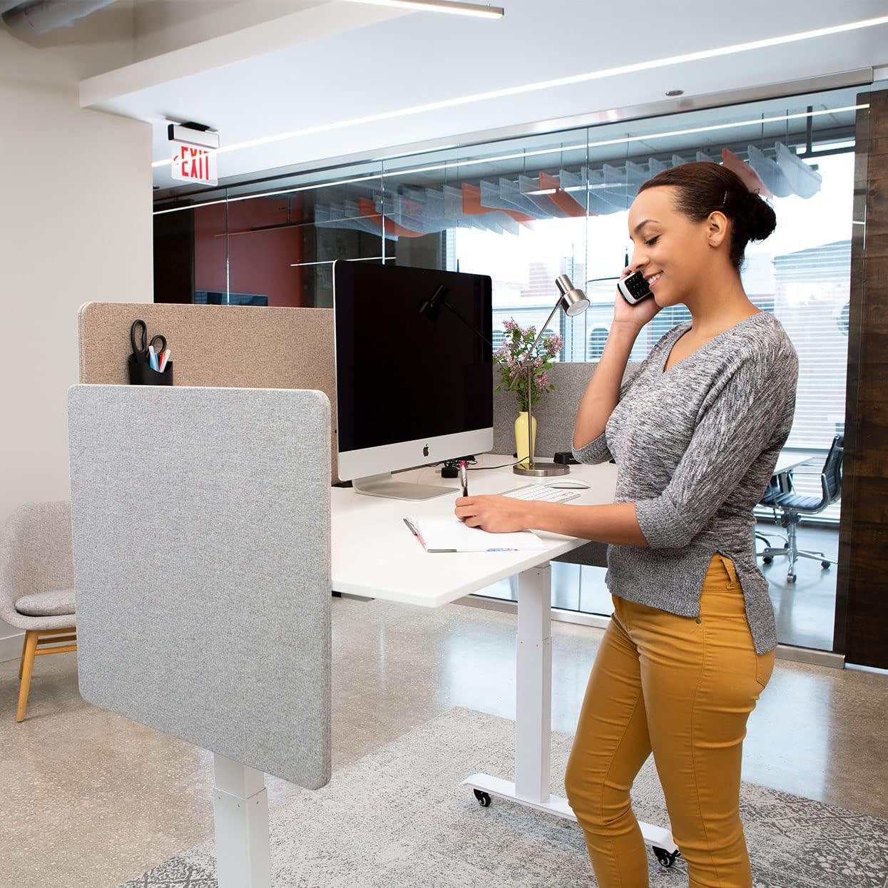 Stand Up Desk Store ReFocus Clamp-on Acoustic Desk Divider Privacy Panel That Reduces Noise and Visual Distractions (Cool Gray, 59" X 23.6")