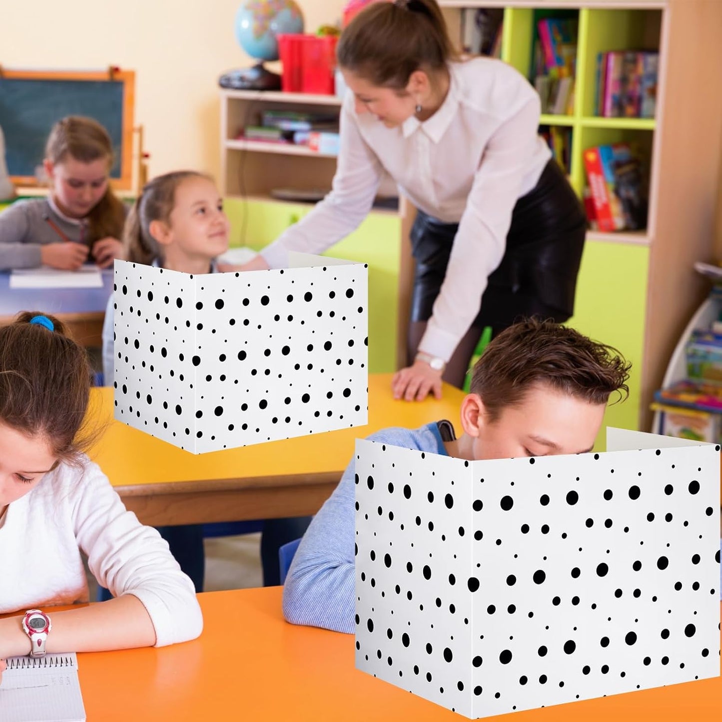 Crtiin 24 Pcs Privacy Folders for Students Desk Dividers Standard School Privacy Cardboard Board Testing Dividers Shield for Classroom Teacher Supplies Keep Eyes from roving(Classic)