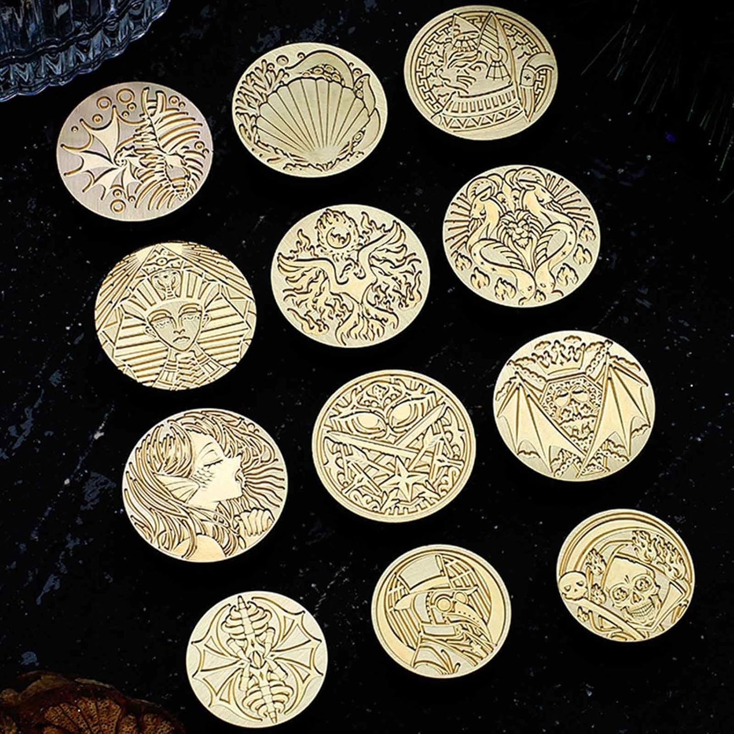 Vampire Wax Seal Stamp - Vintage Halloween Sealing Wax Stamp, 1.18 inch/30mm Brass Crown Sealed Stamp for Friends and Family, Such as Christmas,Easter,and Birthday Gifts