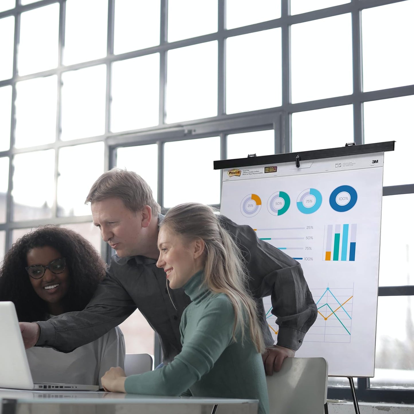 Lightweight Aluminum Flip-Chart Presentation Easel, 70 Inches, Black