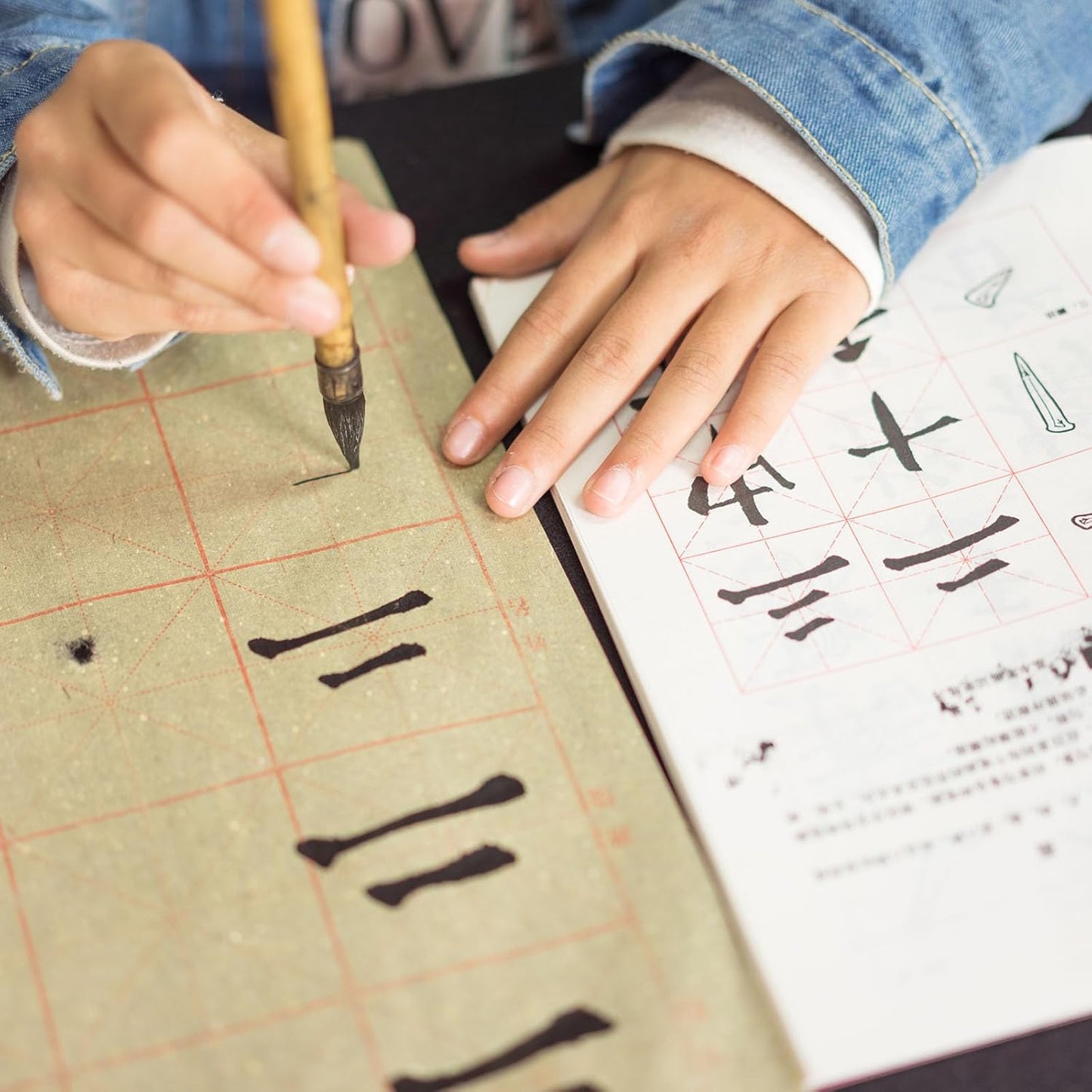 PATIKIL Xuan Paper, 100 Sheets Rice Paper with MI' Grid, Chinese Calligraphy Practice Paper for Calligraphy Practice, Half Raw Ripe Xuan, 5"x15" (White)