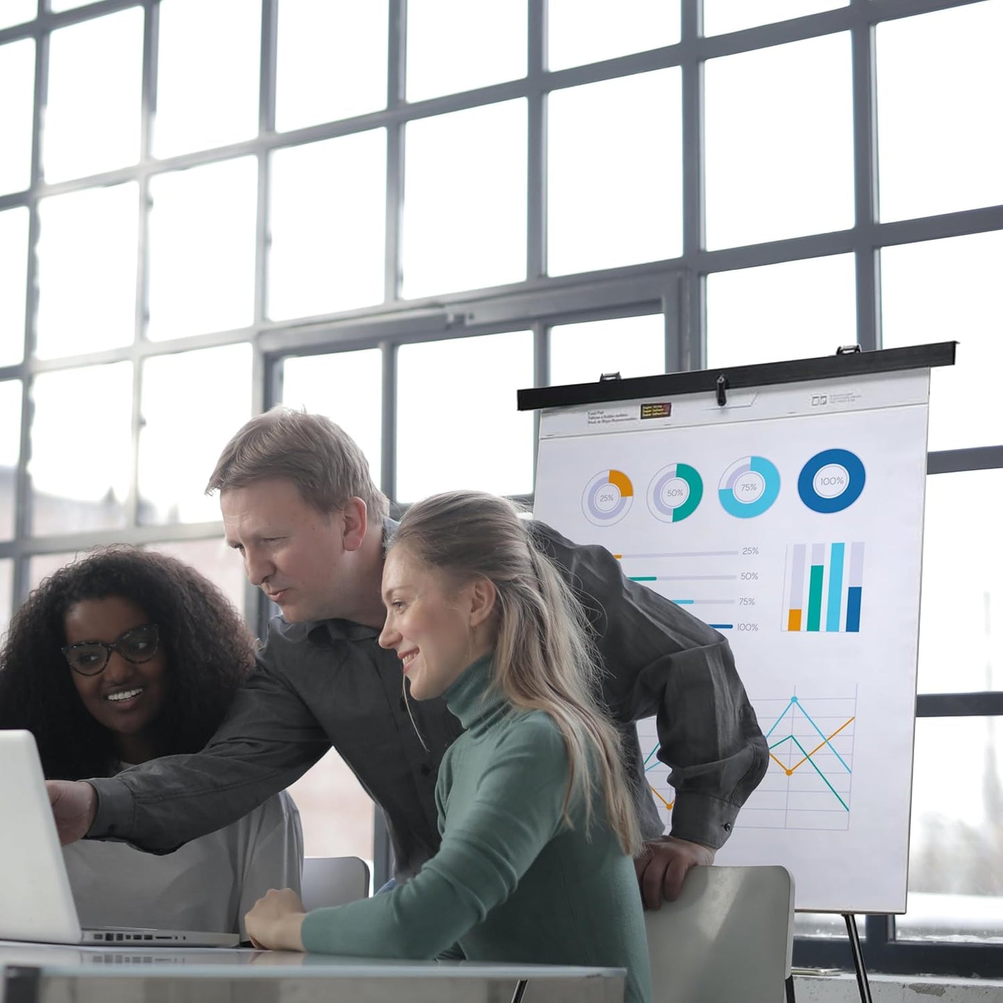 Pack of 10-Lightweight Aluminum Flip-Chart Presentation Easel, Black (10 Pack)