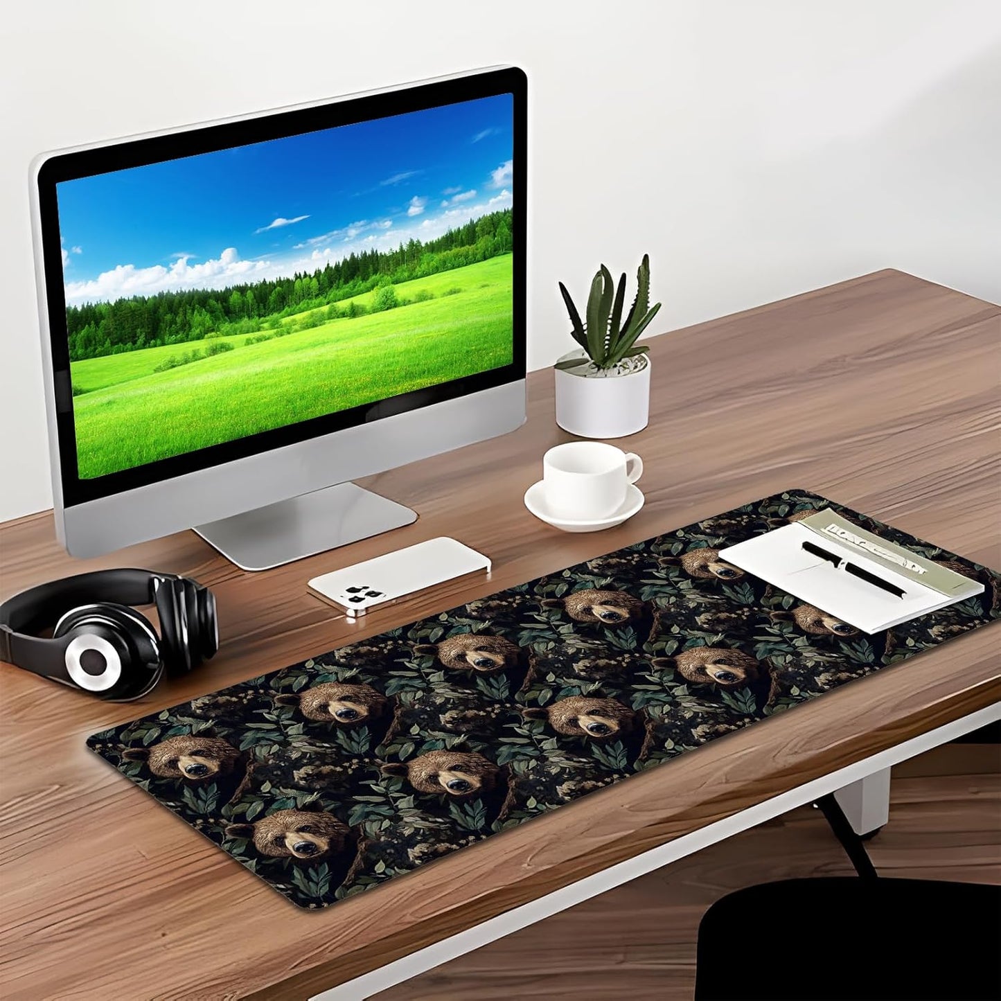 Bear Gaming Mouse Pad, Desk Mat, Non-Slip Rubber Base Cool Aesthetic MousePads for Computer Laptop Keyboard Office School Home Desktop Accessories Decor 31.5" x 11.8"
