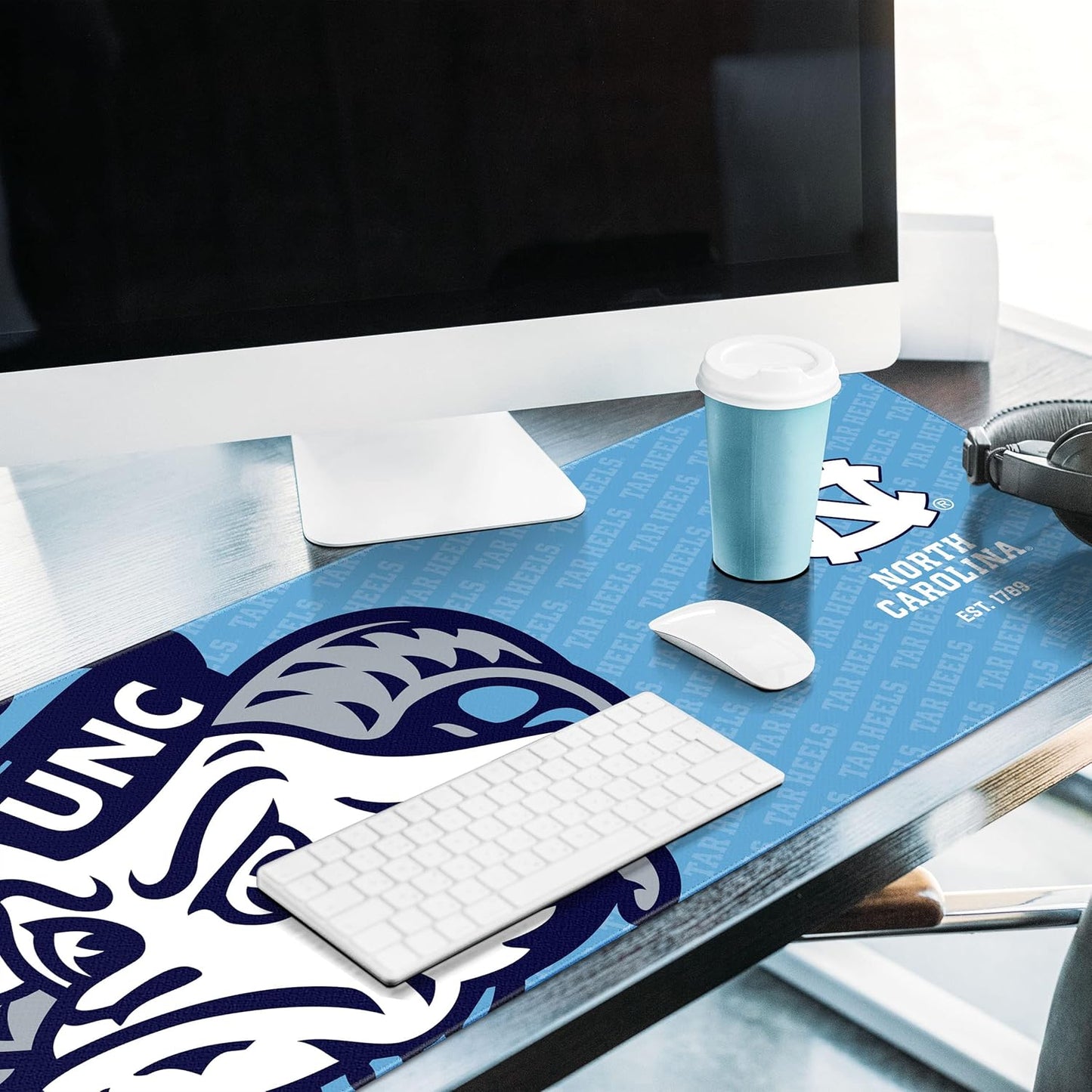 YouTheFan NCAA North Carolina Tar Heels Logo Series Desk Pad
