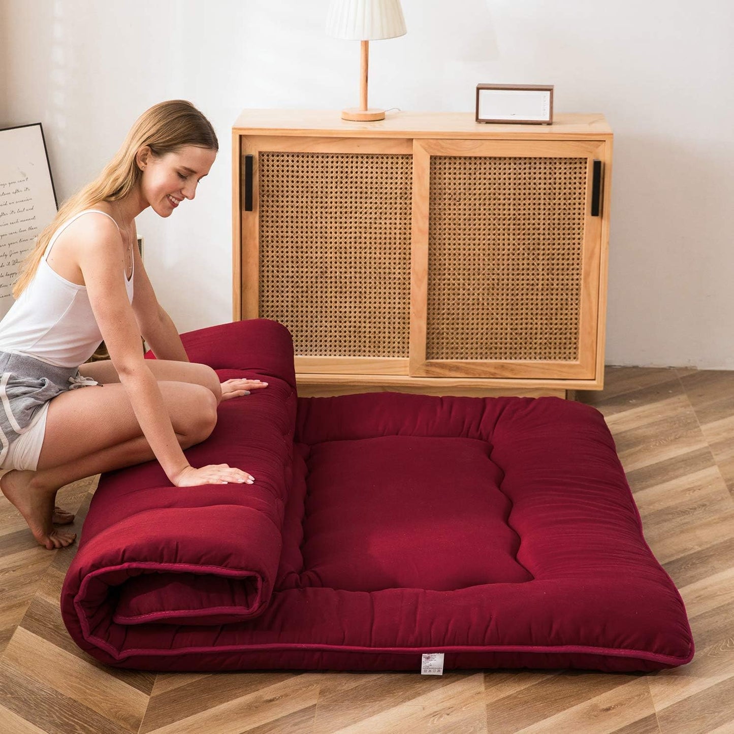 MAXYOYO Japanese Floor Mattress Futon Mattress Thicken Tatami Mat Sleeping Pad Roll Up Mattress Floor Lounger Bed Folding Couch Bed Mattress Pad for Guest Room, Burgundy, King Size
