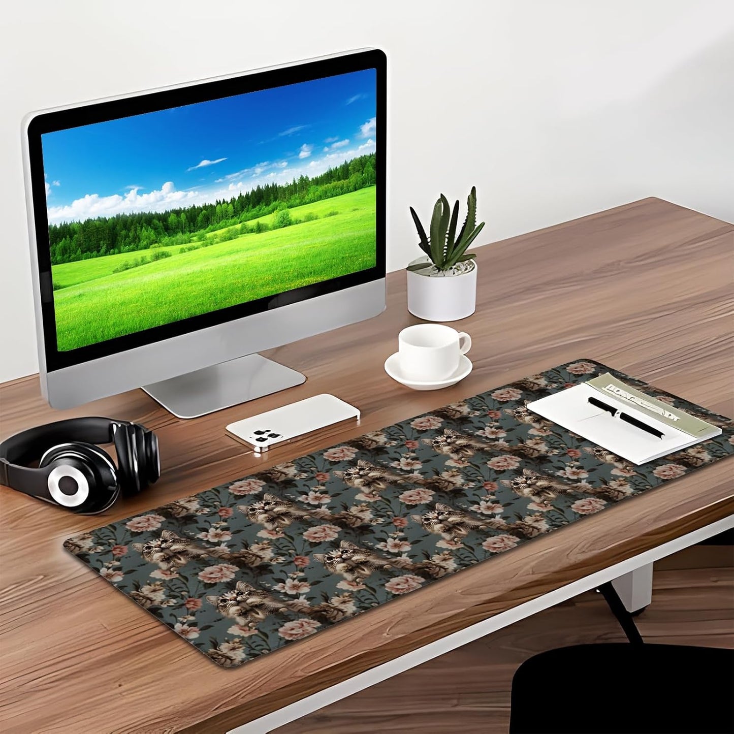 Cat Gaming Mouse Pad, Desk Mat, Non-Slip Rubber Base Cool Aesthetic MousePads for Computer Laptop Keyboard Office School Home Desktop Accessories Decor 31.5" x 11.8"