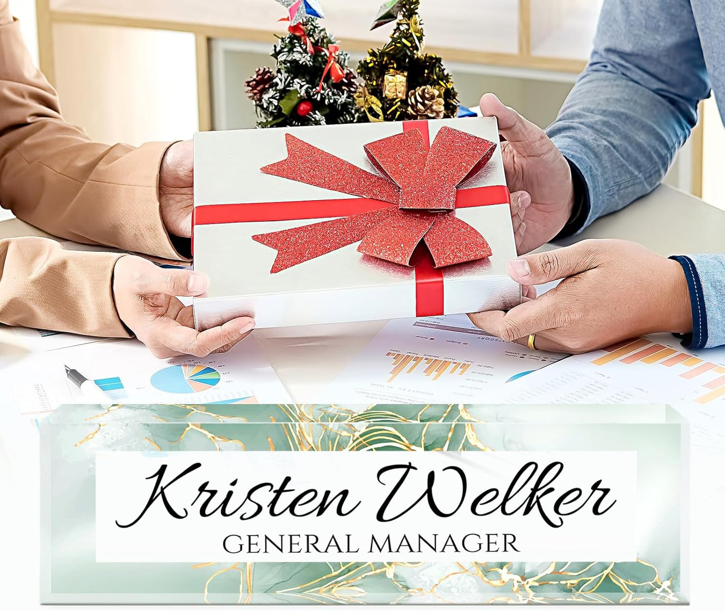 Name Plate for Desk, Desk Name Plate Personalized, Office Decor for Women Men, Acrylic Desktop Accessories, Office Appreciation Gifts for Boss Social Workers Nurse Teacher Employee (Green/Gold)