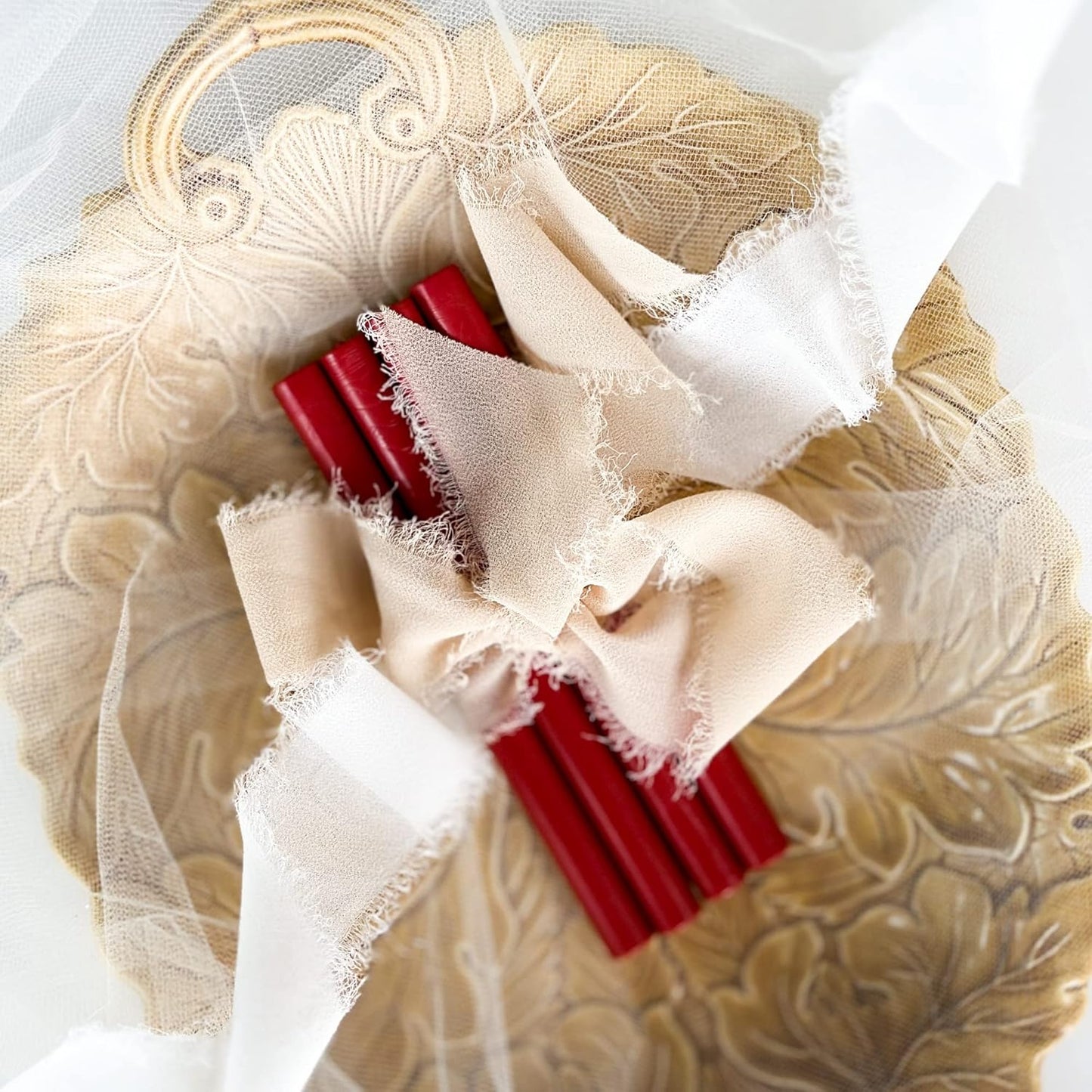 UNIQOOO Mailable Glue Gun Sealing Wax Sticks for Wax Seal Stamp - Christmas Red Poinsettia, Great for Xmas Gift Idea, Birthday Cards, Wedding Invitations, Envelope, Snail Mail, Wine Package, Pack of 8