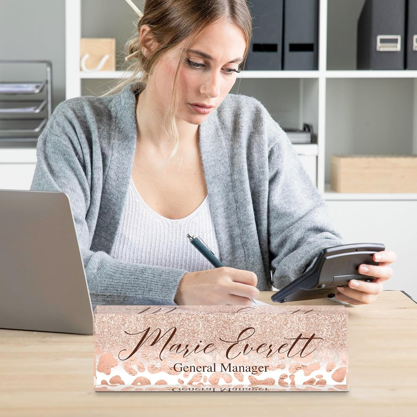 Personalized Name Plate for Desks, Custom Desk Name Plates, Acrylic Name Plate Office Desk Accessories, Personalized Office Gifts for Coworkers Teachers, Employee Appreciation Gifts (B-Leopard Print)